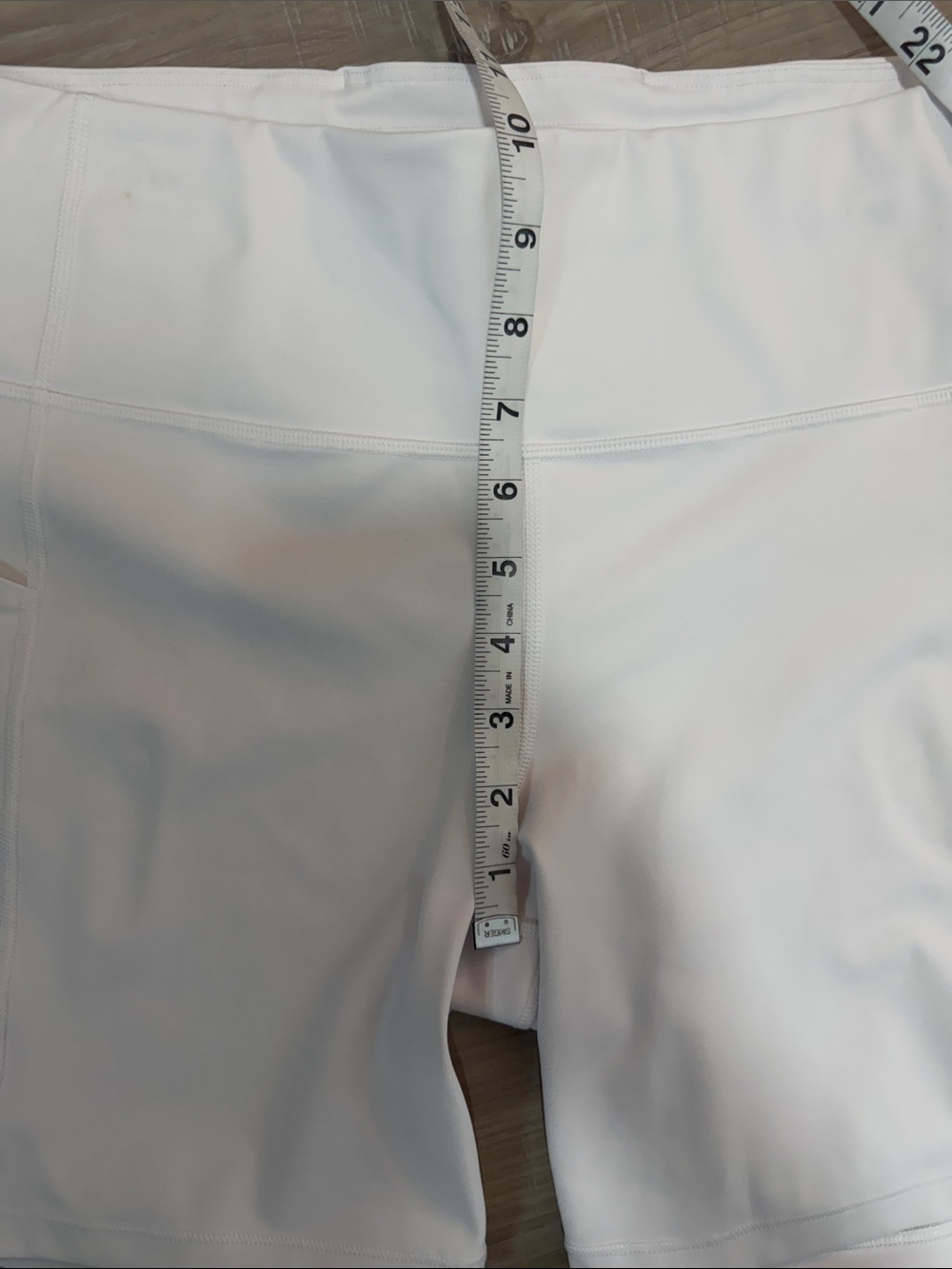 Athleta White Ultimate Stash II 7" Shorts. Sz XL - Picture 5 of 9